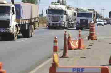  PRF: quase 44% das mortes nas estradas envolvem veículos de carga 